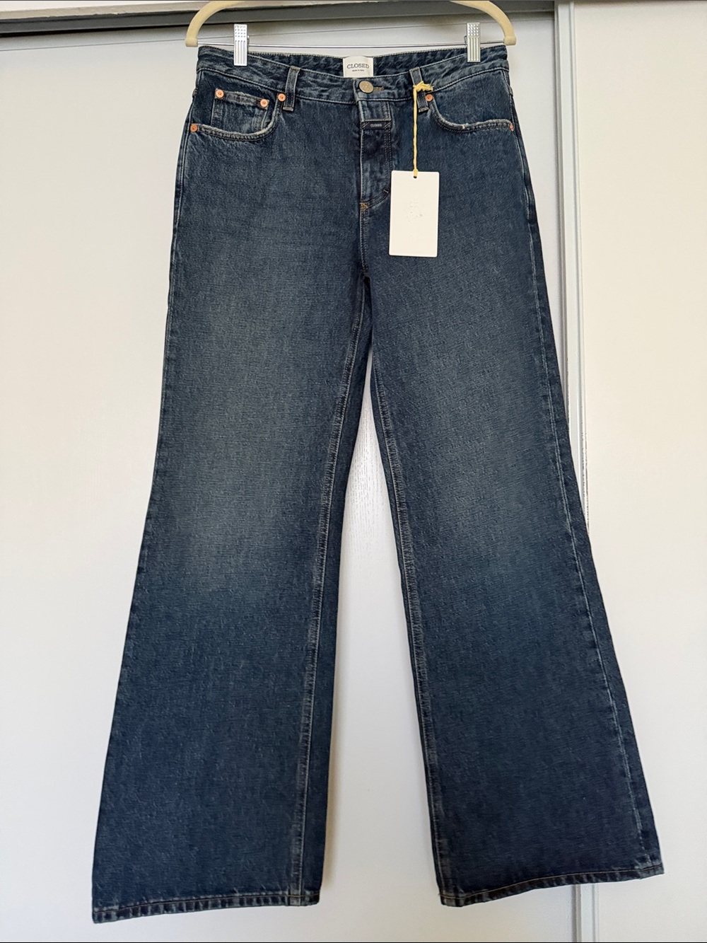 Closed Wide-Leg High-Rise Jeans in Faded Blue Denim - Picture 4 of 8